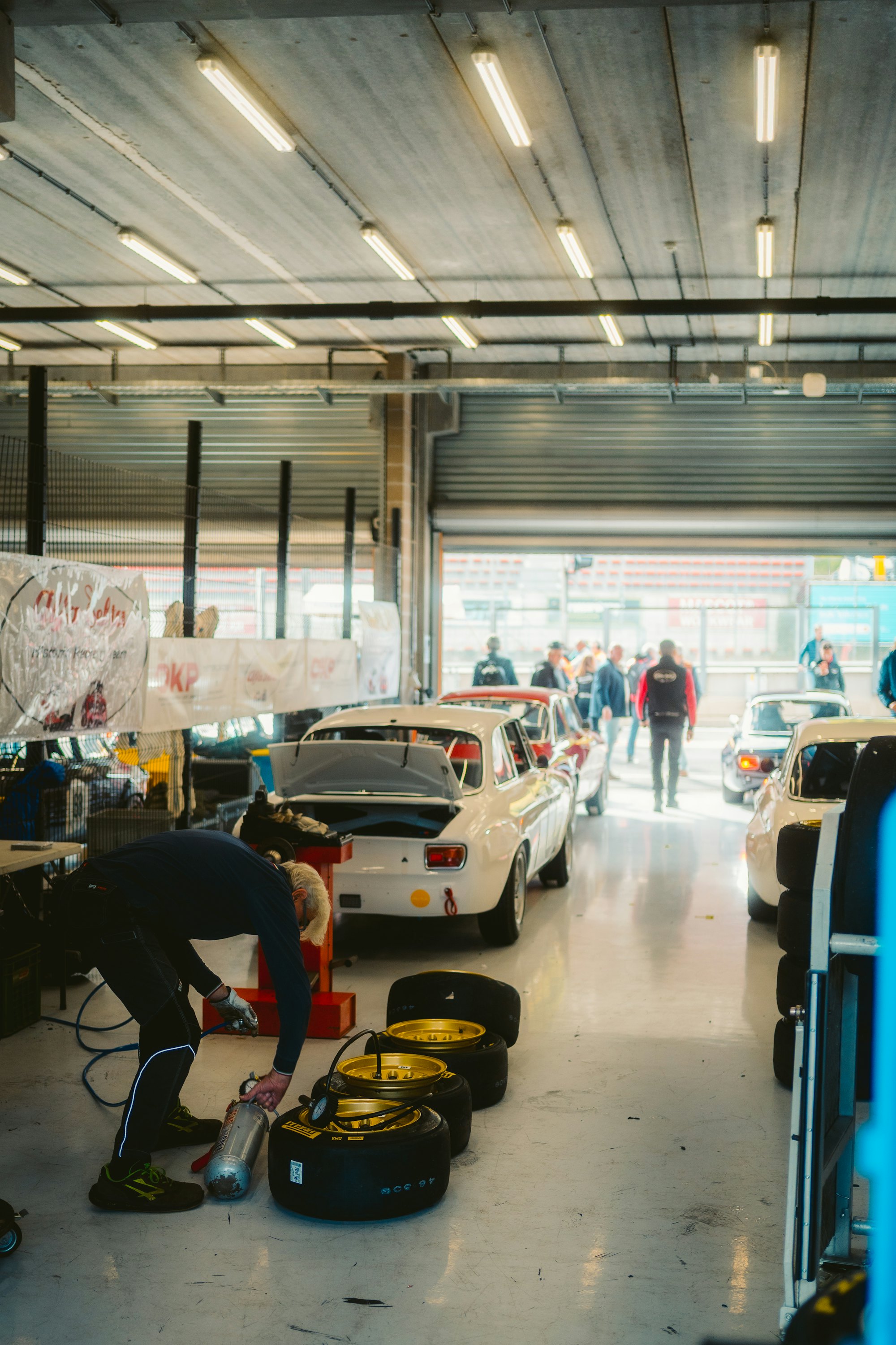 F1 team garage pit stop